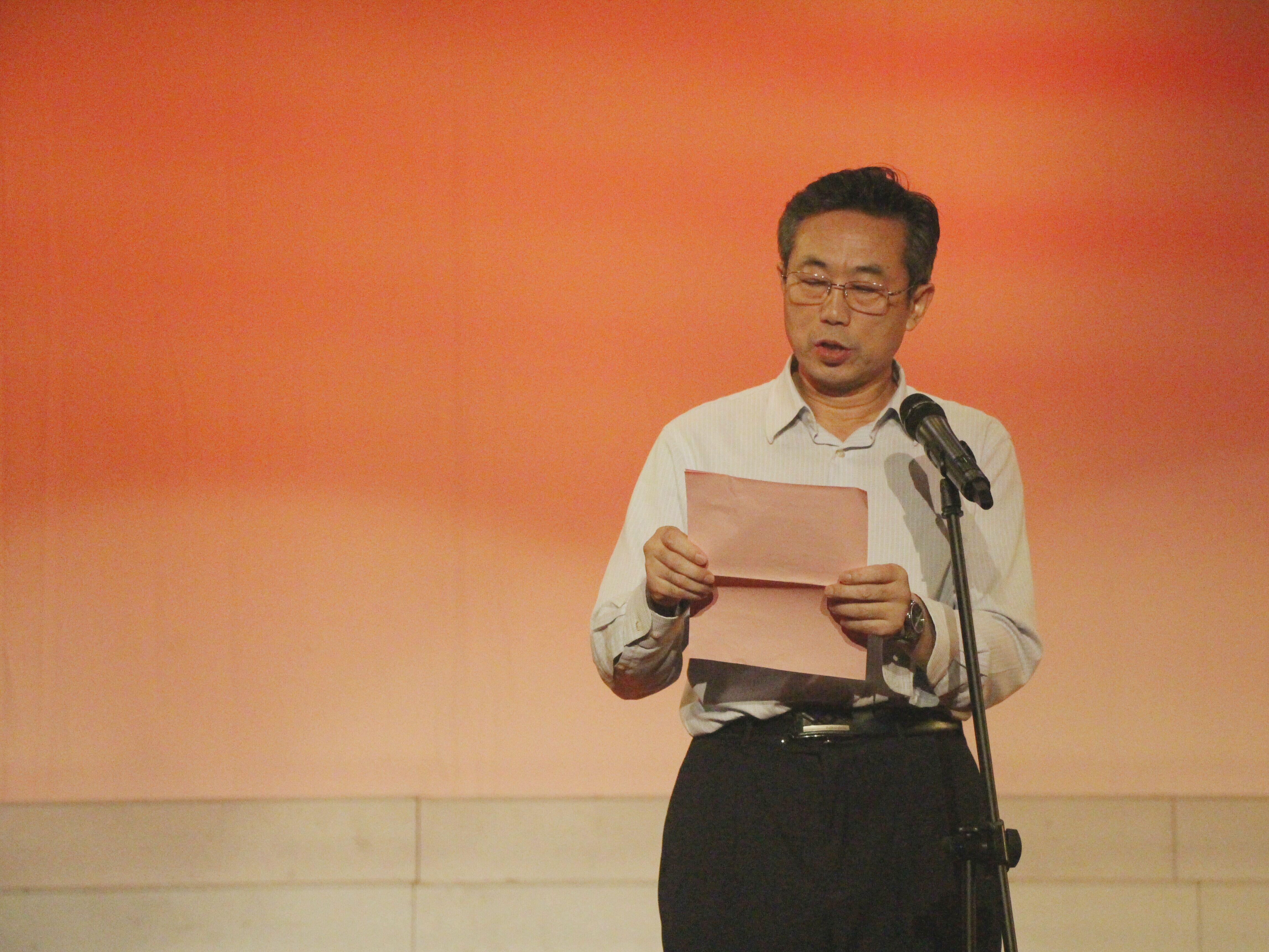 音乐学院举办“珠江•恺撒堡”专业奖学金颁奖大会暨签约仪式