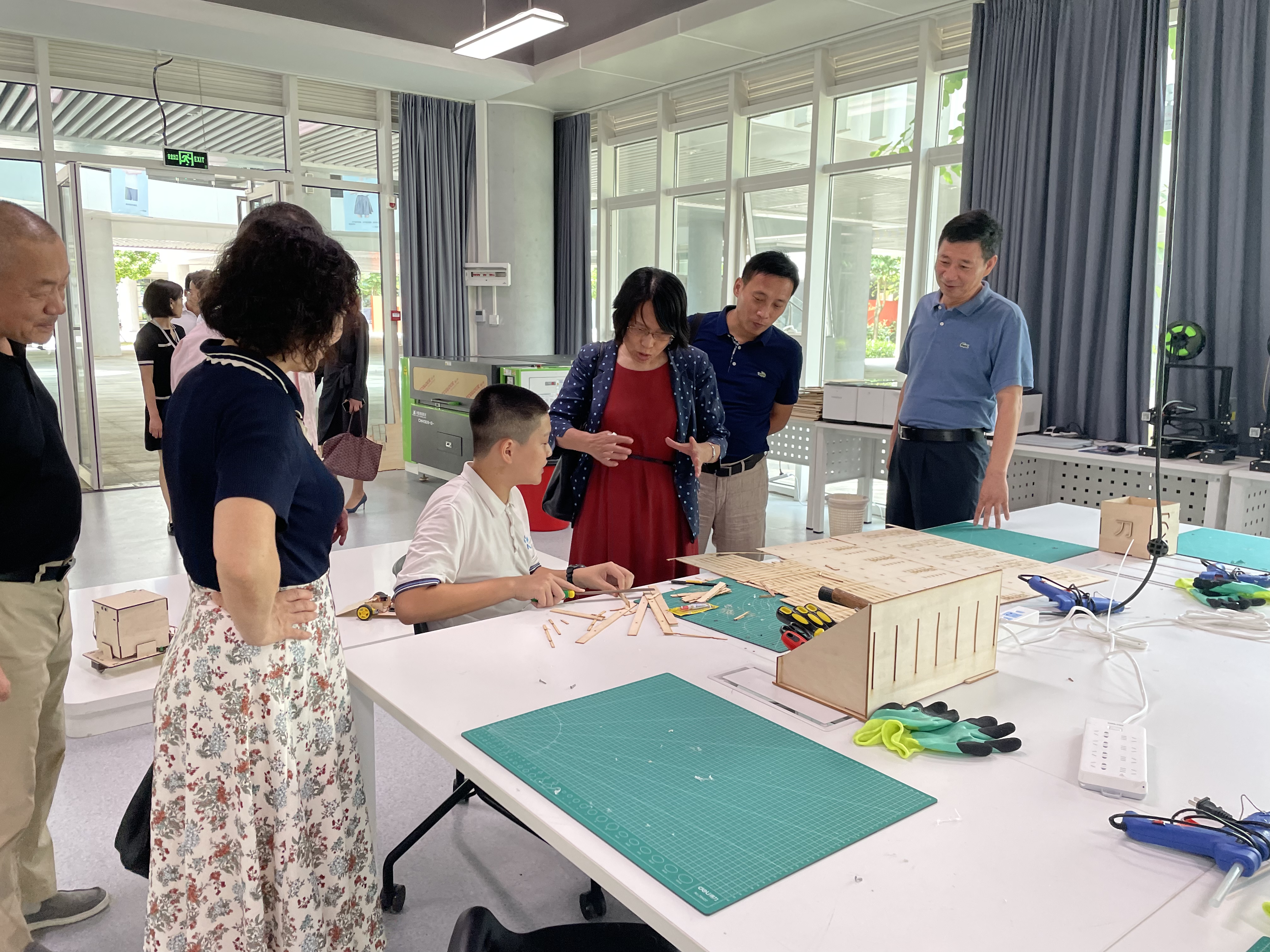 校党委副书记刁晓平一行到iSchool微城未来学校开展访企拓岗促就业专项活动